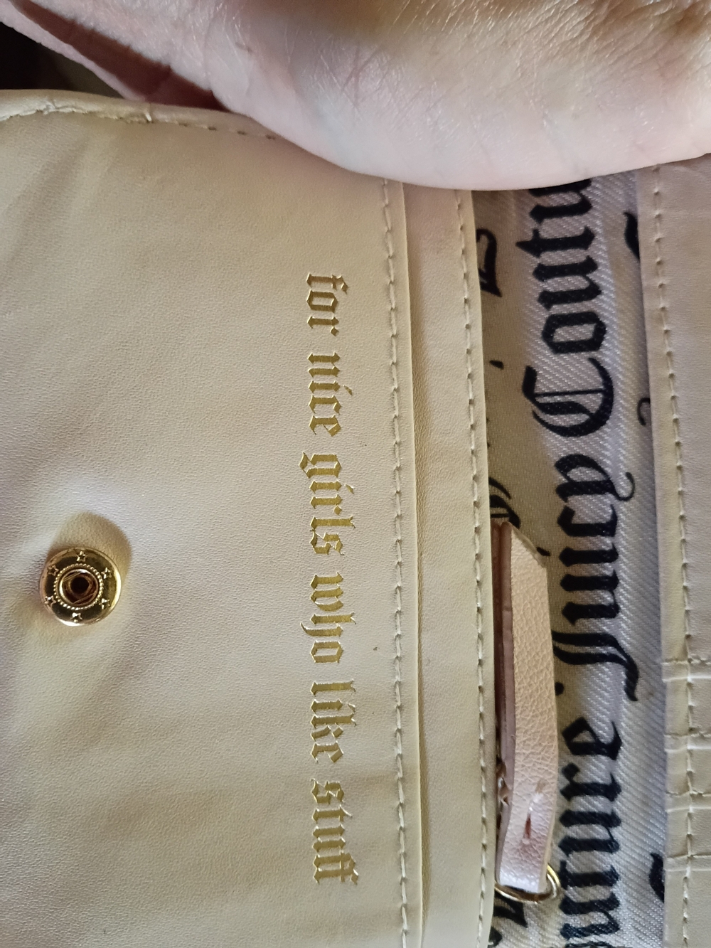 Juicy Couture Pink Heart Logo Women's Wallet - Picture 4 of 4